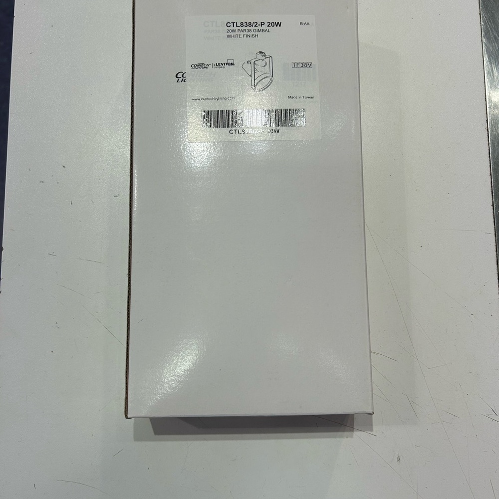 Contech Lighting/ Leviton White CTL838/2-P 20W PAR 38 Gimbal Light Fixture